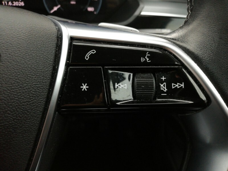 Audi Q8 e tron Black Edition Blue #14