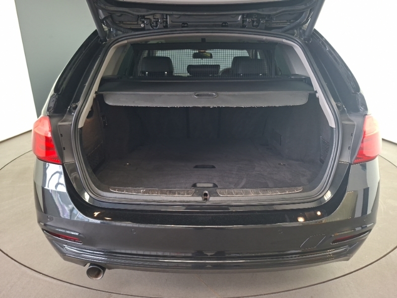 BMW 3 Series Black #18