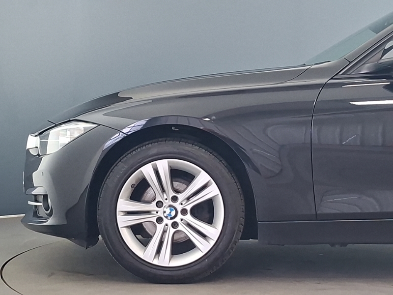 BMW 3 Series Black #19