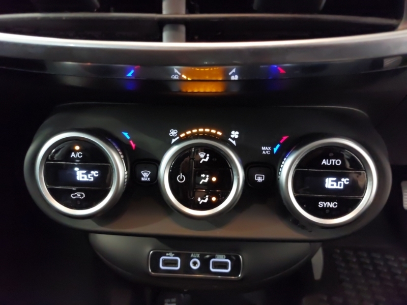 Fiat 500X Automatic White #16