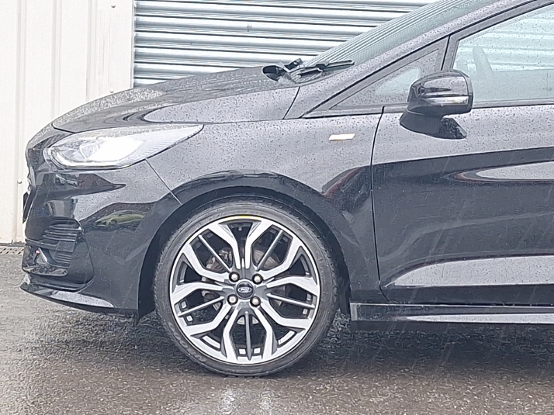 Ford Fiesta Hatchback White #18