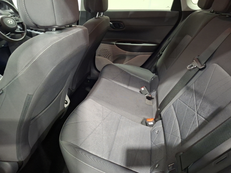 Hyundai Bayon Premium Red #6