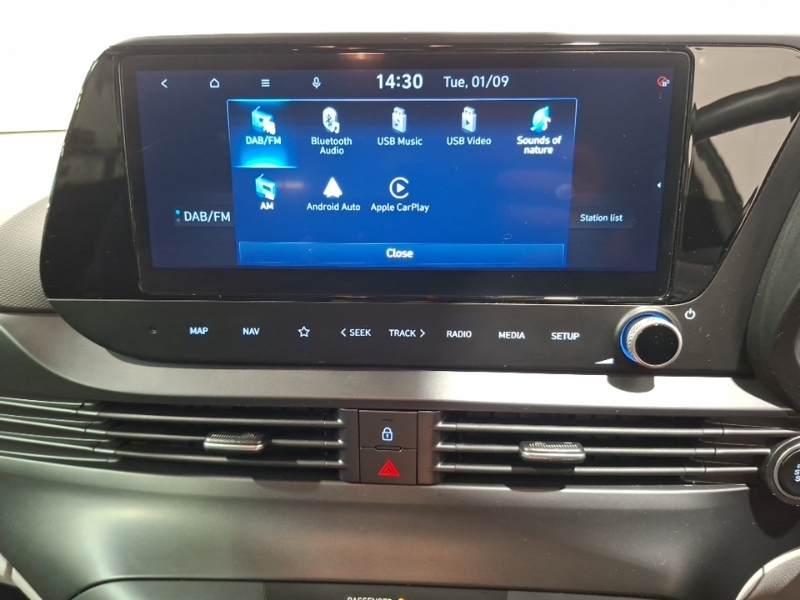 Hyundai Bayon Premium Red #12