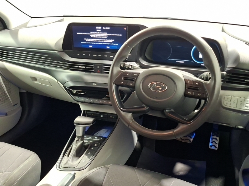 Hyundai Bayon Premium Red #8