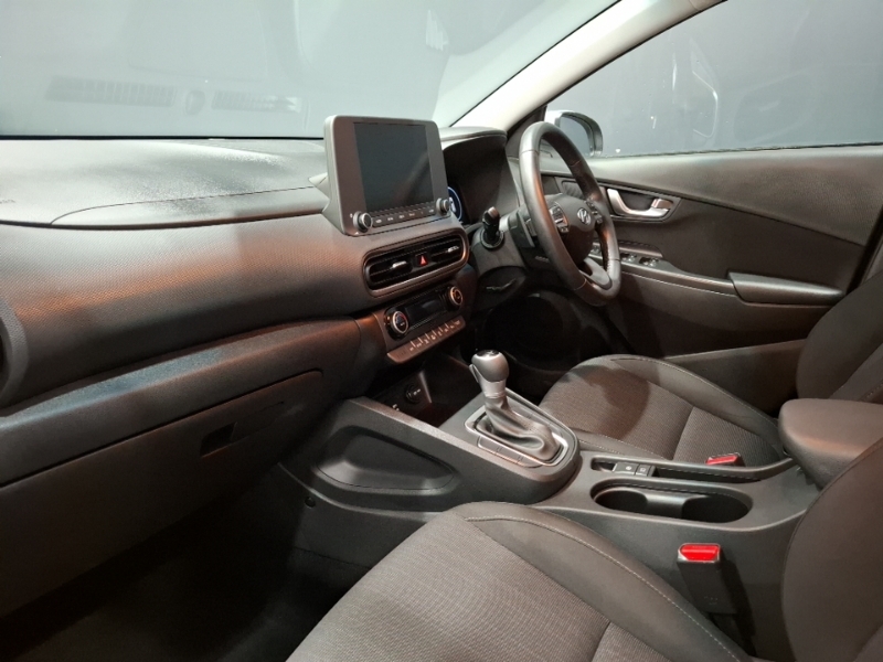 Hyundai Kona 1.6 Gdi Hybrid Se Connect Dct White #5