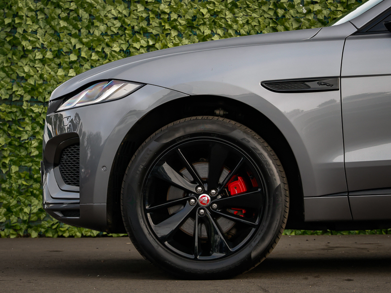 Jaguar F-Pace R-dynamic Hse Blue #18