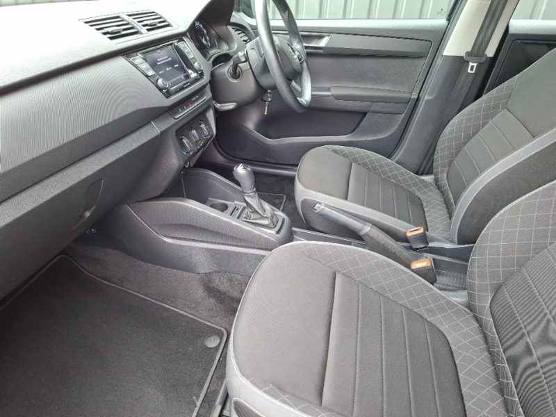 Skoda Fabia 1.0 Tsi Se Dsg Grey #5