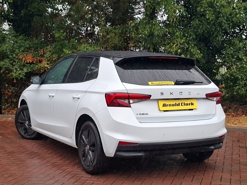 Skoda Fabia 1.0 Mpi 80 Colour Edition White #2