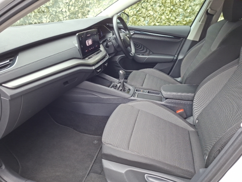 Skoda Octavia 1.5 Tsi Se Technology White #5
