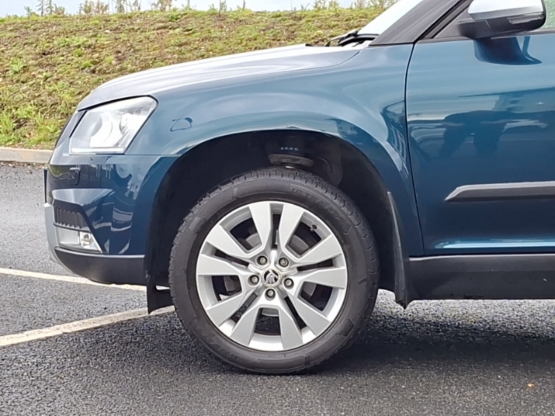 Skoda Yeti Hatchback #19