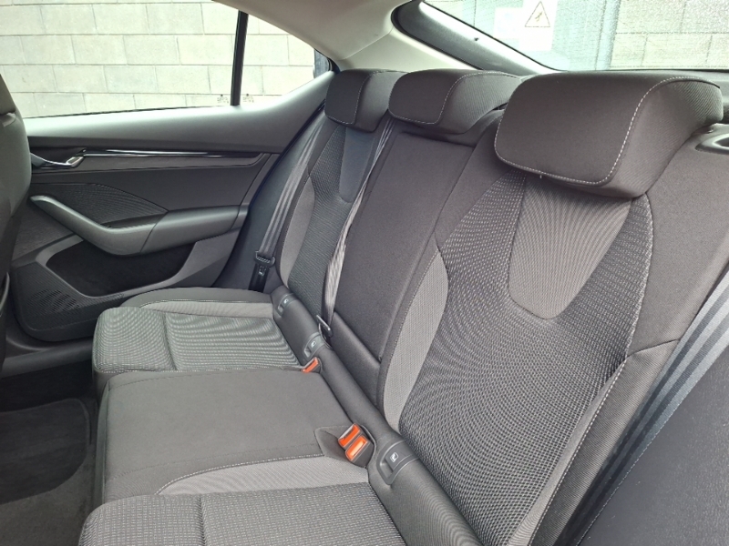 Skoda Octavia 2.0 Tdi Se Technology Blue #6