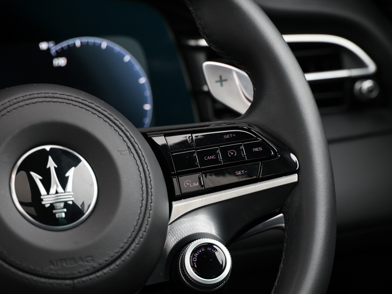 Maserati Grecale Modena Black #10