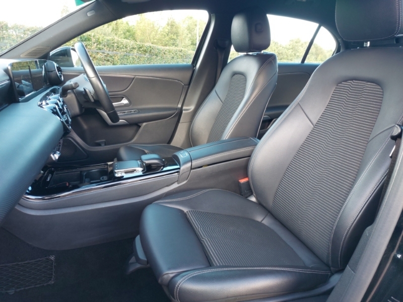 Mercedes-Benz A Class A180d Sport KL68URM Black #5