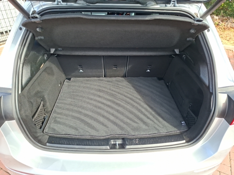 Mercedes-Benz B Class Hatchback Silver #18
