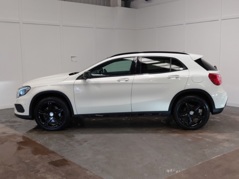 Mercedes-Benz GLA Class Gla 220D 4Matic Amg Line Prem Plus SH16XVG White #4
