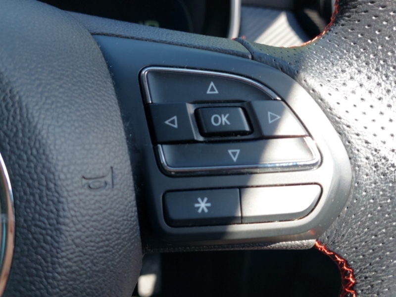 MG ZS Trophy Connect Black #13