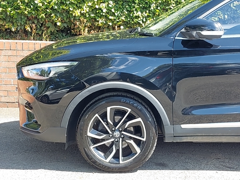 MG ZS Trophy Connect Black #19