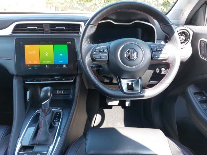 MG ZS Trophy Connect Black #8