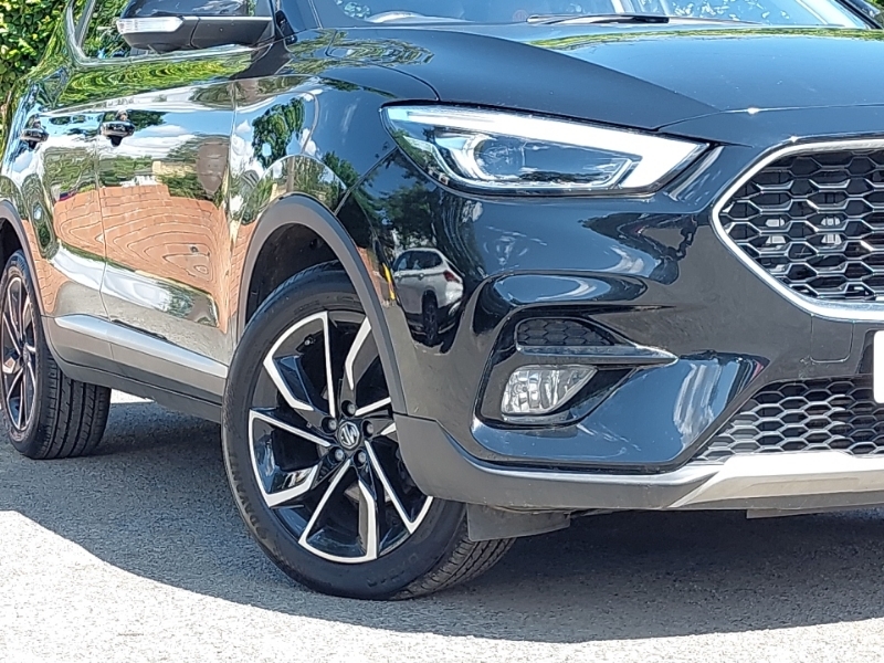 MG ZS Trophy Connect Black #20