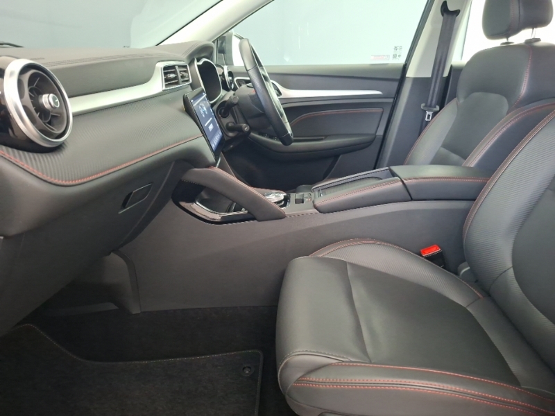 MG ZS 130Kw Trophy Ev 51Kwh Black #5