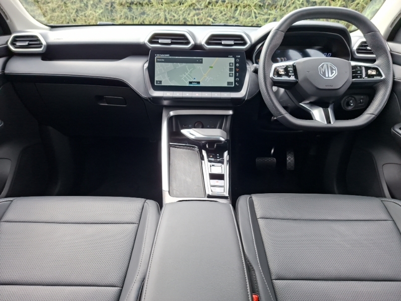 MG ZS 1.5 Hybrid Trophy Red #3
