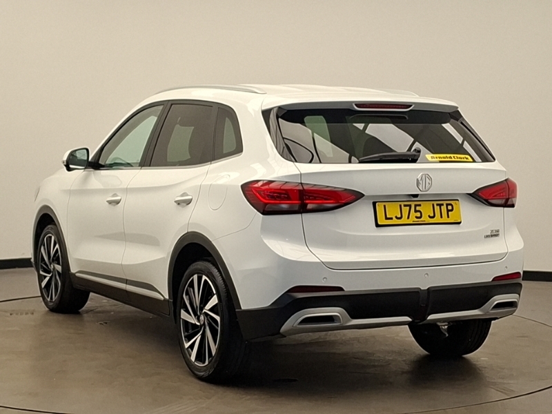 MG ZS 1.5 Hybrid Trophy White #2