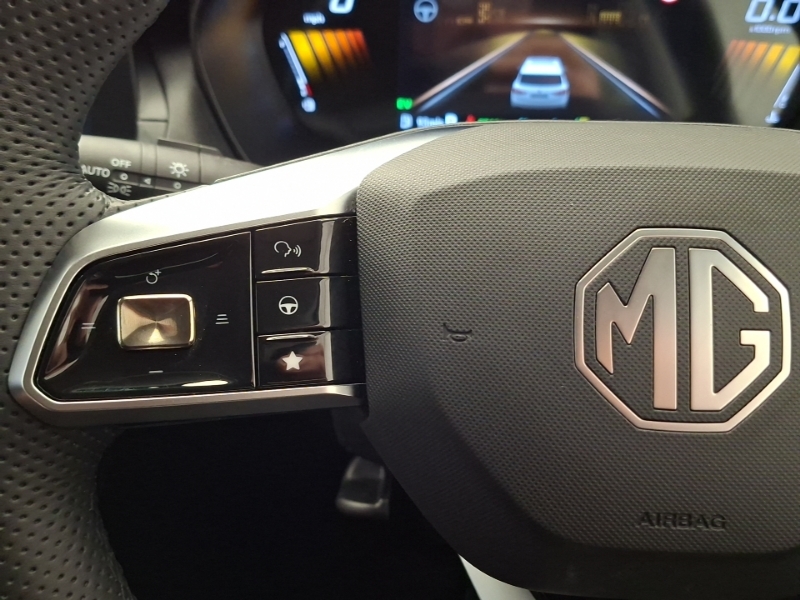 MG ZS 1.5 Se  #12