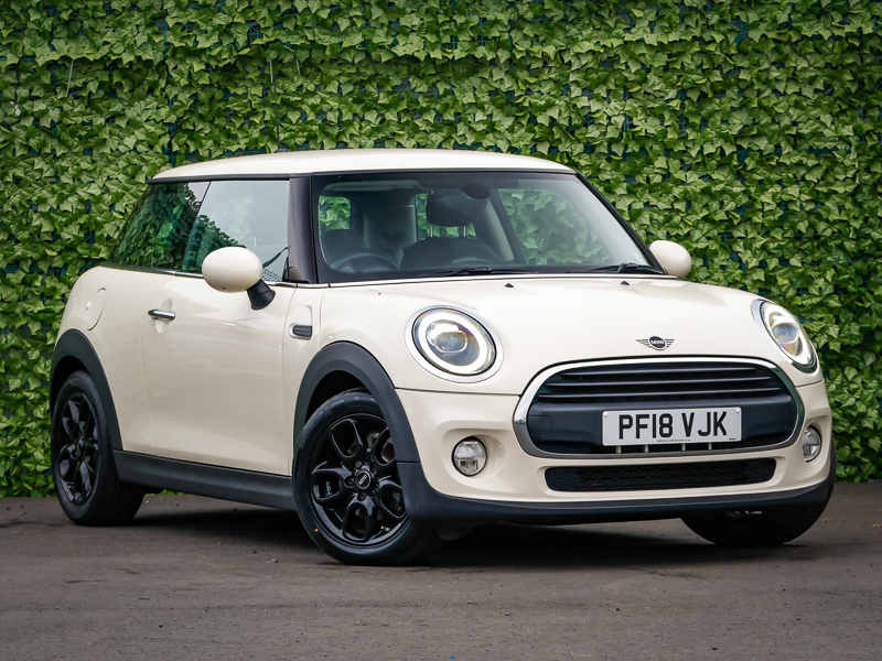 Mini Hatch 1.5 One II White