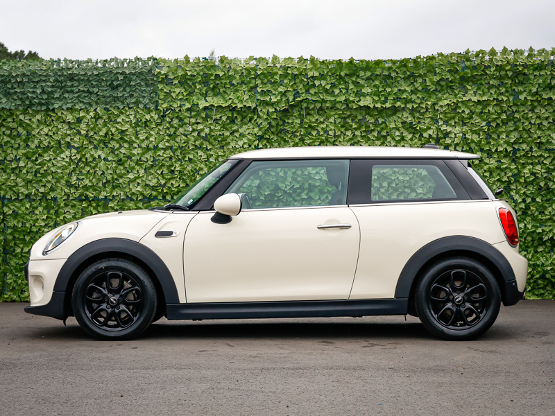 Mini Hatch 1.5 One II White #4