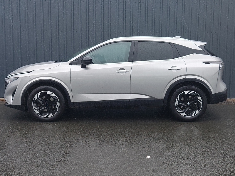 Nissan Qashqai 1.3 Dig-t Mh 158 N-connecta Xtronic Silver #4