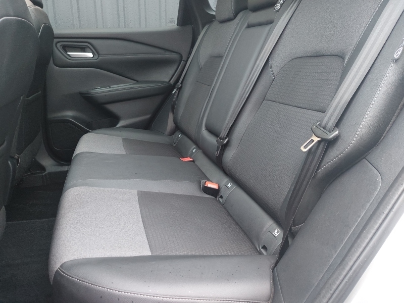 Nissan Qashqai 1.3 Dig-t Mh 158 N-connecta Xtronic Silver #6