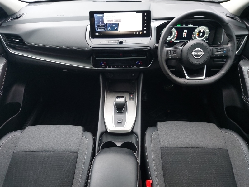 Nissan Qashqai 1.3 Dig-t Mh 158 N-connecta Xtronic Silver #3