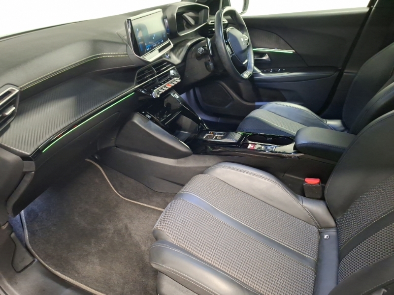 Peugeot 2008 1.2 Puretech 130 Gt Eat8 Black #5