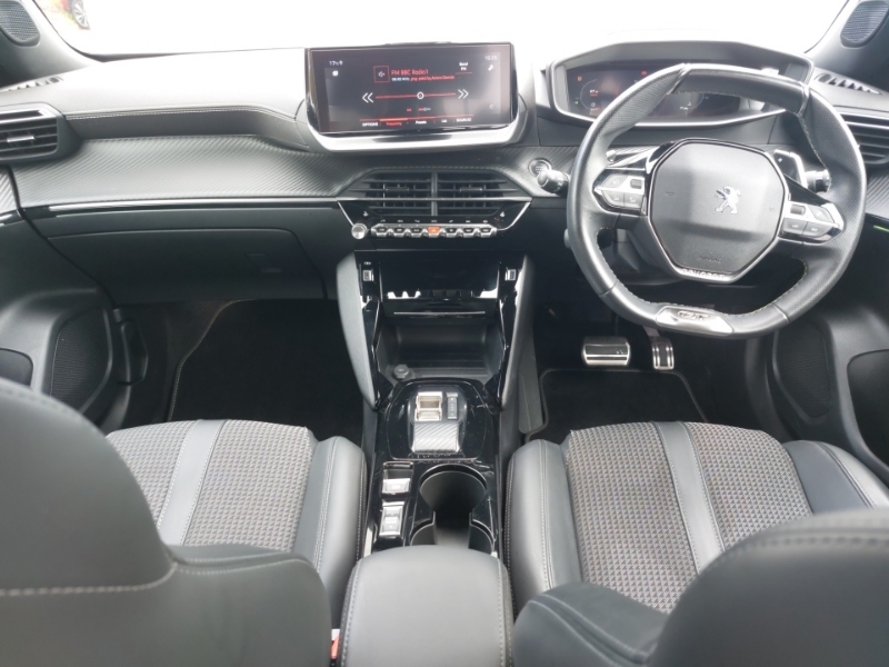 Peugeot 2008 1.2 Puretech 130 Gt Eat8 Black #3