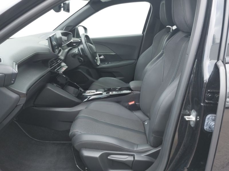 Peugeot 2008 1.2 Puretech 130 Gt Eat8 Black #5