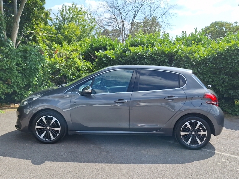 Peugeot 208 1.2 Puretech 110 Tech Edition Grey #4