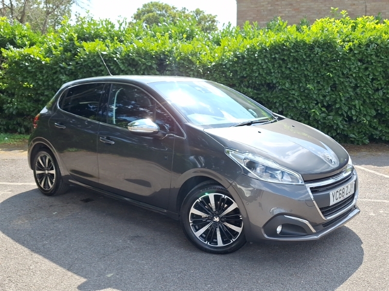 Peugeot 208 Active Black #7