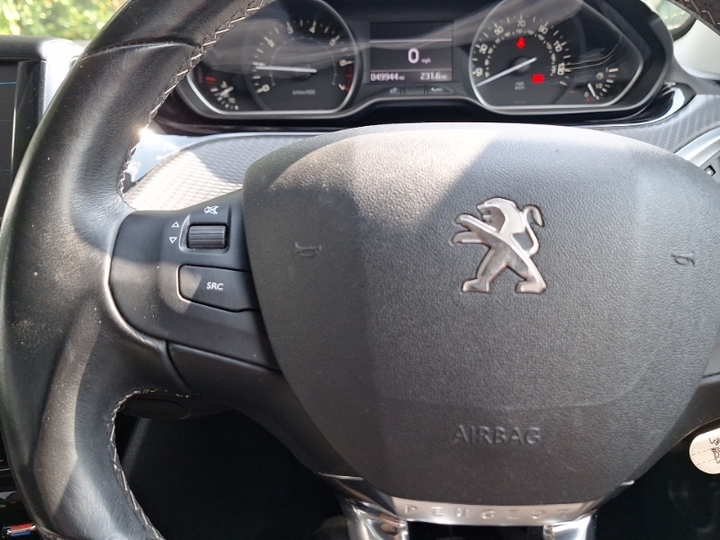Peugeot 208 Active Black #12