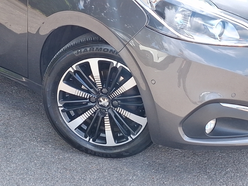 Peugeot 208 Active Black #20