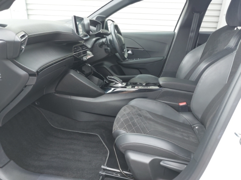Peugeot 208 1.2 Puretech 130 Gt Premium Eat8 White #5