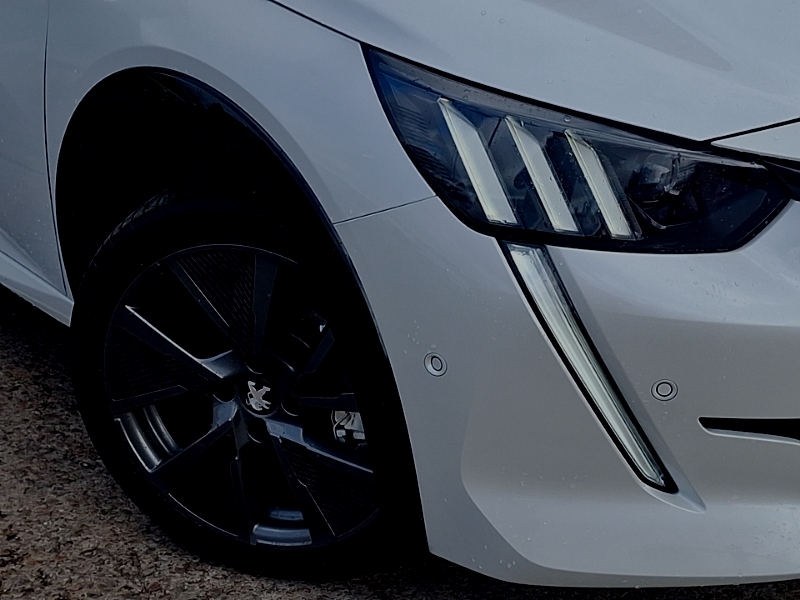 Peugeot e-208 50Kwh Gt White #19