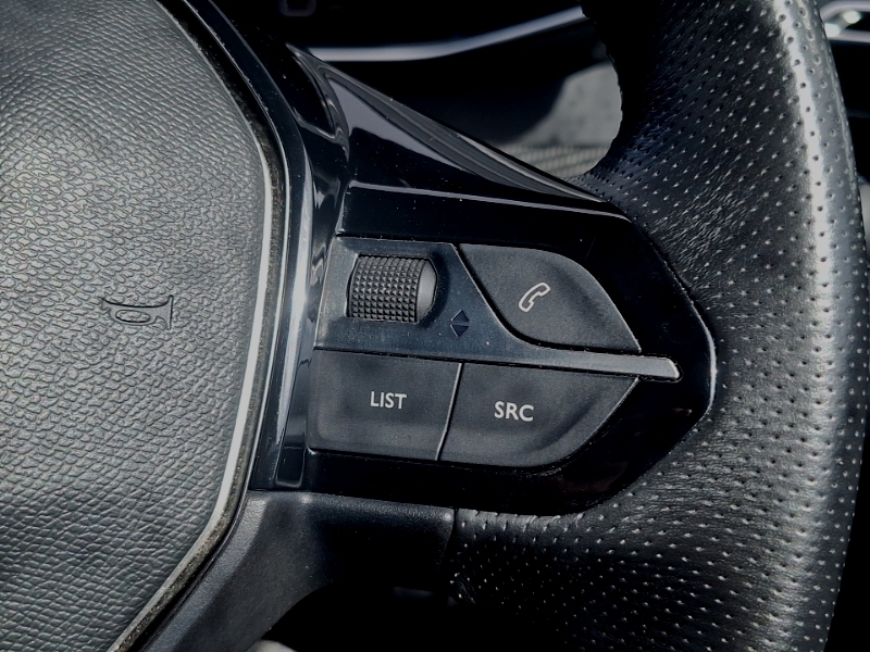 Peugeot e-208 50Kwh Gt White #13
