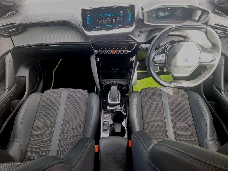 Peugeot e-208 50Kwh Gt White #3