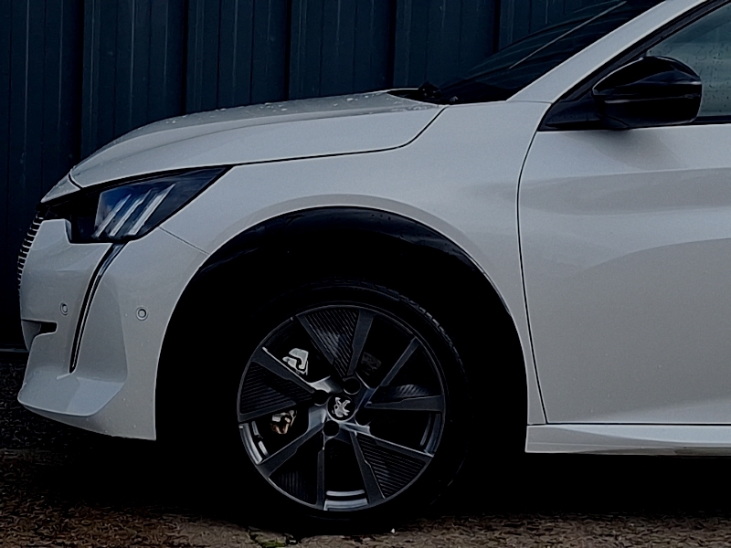 Peugeot e-208 50Kwh Gt White #18