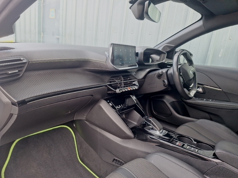 Peugeot e-208 50Kwh Gt White #5