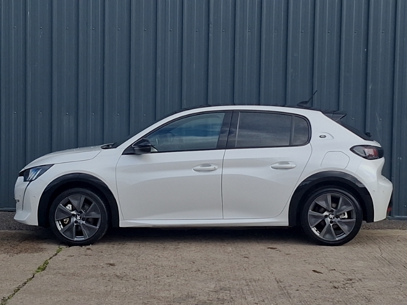 Peugeot e-208 50Kwh Gt White #4