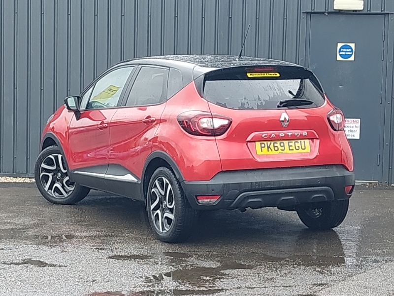 Renault Captur 0.9 Tce 90 Iconic Red #2