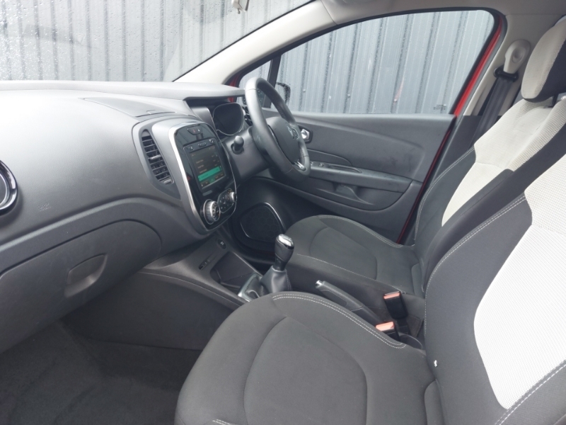 Renault Captur 0.9 Tce 90 Iconic Red #5