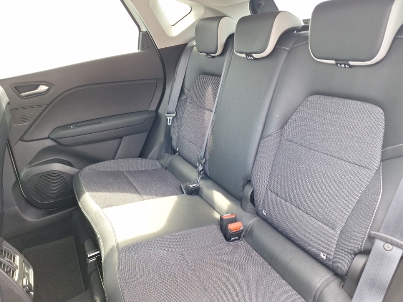 Renault Captur 1.3 Tce 140 Se Edition Edc White #6