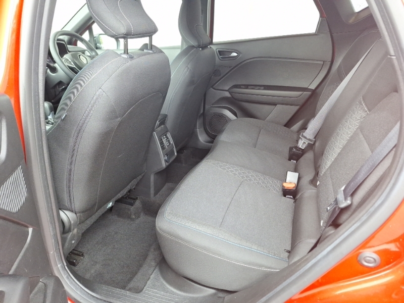 Renault Captur 1.6 E-tech Full Hybrid 145 Evolution Red #6